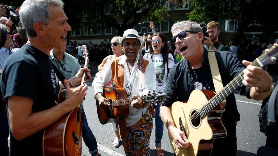 Abbey Road menjadi salah destinasi wajib bagi para Beatlemania yang ingin ziarah ke Inggris.