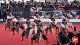 Gala Premier film Perburuan dan Bumi Manusia diadakan di Surabaya Town Square, Jawa Timur, Jumat (9/8). (CNNIndonesia/Agniya Khoiri)