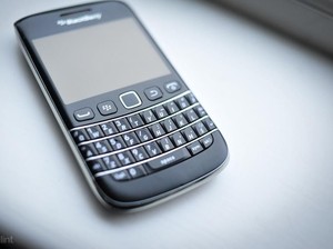 Bye iPhone! BlackBerry Bekas Jadi HP Incaran Gen Z
