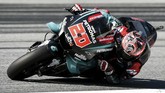 Pebalap Petronas Yamaha Fabio Quartararo akan start dari posisi kedua setelah terpaut 0,434 detik dari catatan waktu Marc Marquez. (VLADIMIR SIMICEK / AFP)