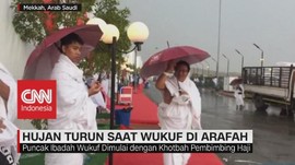 VIDEO: Hujan Turun Sejukkan Padang Arafah Saat Puncak Haji