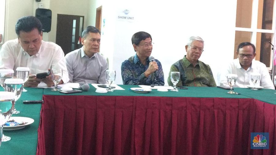 klausul mengenai pembelian kembali (buyback) surat utang senilai US$ 300 juta yang diterbitkan anak usaha KIJA dapat ditangguhkan.