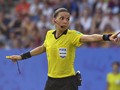 Mengenal Wasit Wanita yang Pimpin Liverpool vs Chelsea