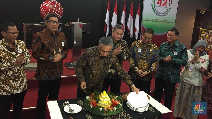 Kinerja Indeks Harga Saham Gabungan (IHSG) sejauh ini positif bahkan telah mengungguli bursa saham Malaysia dan Thailand.
