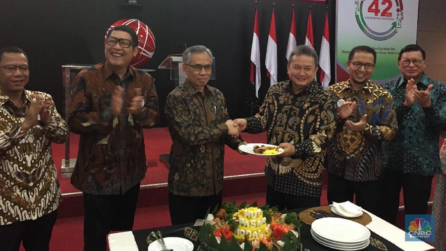Setelah 42 tahun ini pasar modal berkontribusi mengembangkan perekonomian Indonesia dengan tumbuh signifikan.