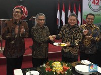 Kejar-Kejaran, Kinerja IHSG Kini Libas Strait Times Singapura