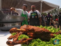 Ini Ribuan Boks Masakan Daging Kurban Hotel Bintang Lima DKI