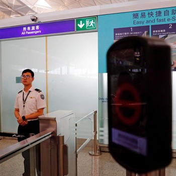Dipenuhi Pendemo, Bandara Hong Kong Lumpuh