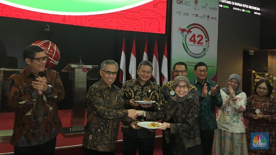 Setelah 42 tahun ini pasar modal berkontribusi mengembangkan perekonomian Indonesia dengan tumbuh signifikan.