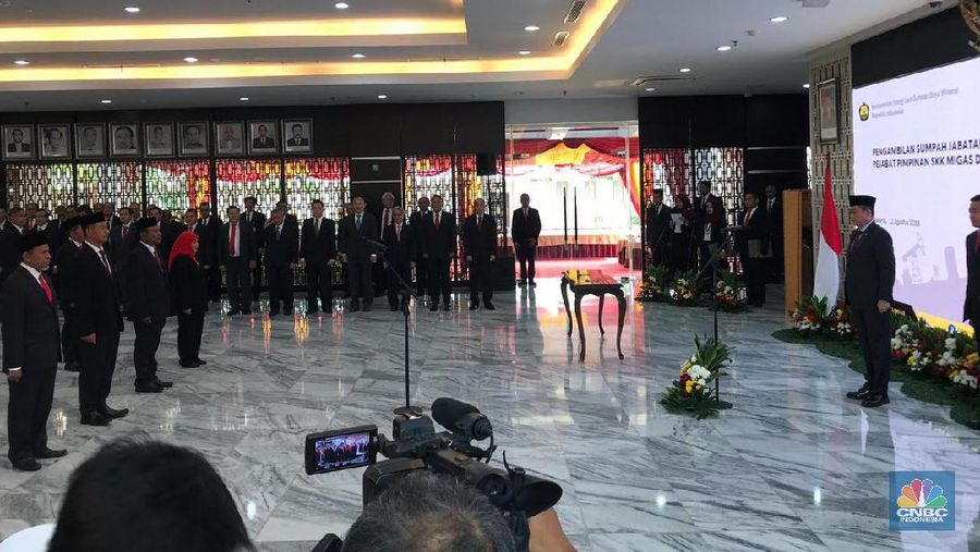 Jonan minta para kontraktor migas untuk mulai banyak rekrut tenaga lokal