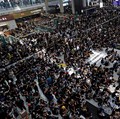 Hong Kong Membara, Bursa Saham Asia Ditinggal Investor