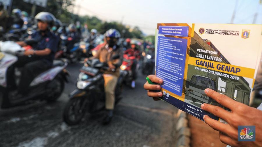Pemerintah DKI Jakarta secara resmi memperluas sistem ganjil genap hari ini, Senin (12/8/2019)