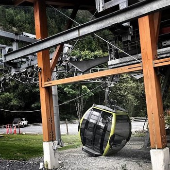 Parah! Kabel Diputus, 30 Kereta Gantung di Kanada Jatuh
