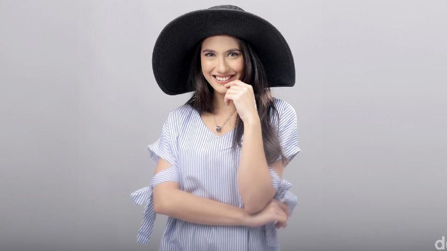 Kaya, cantik dan berprestasi tampaknya berada di genggaman beberapa artis muda tanah air.
