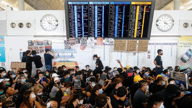 Sempat Terjebak di Bandara, 92 WNI Pulang dari Hong Kong