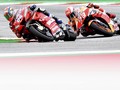 FOTO: Drama Tikungan Terakhir Dovizioso vs Marquez