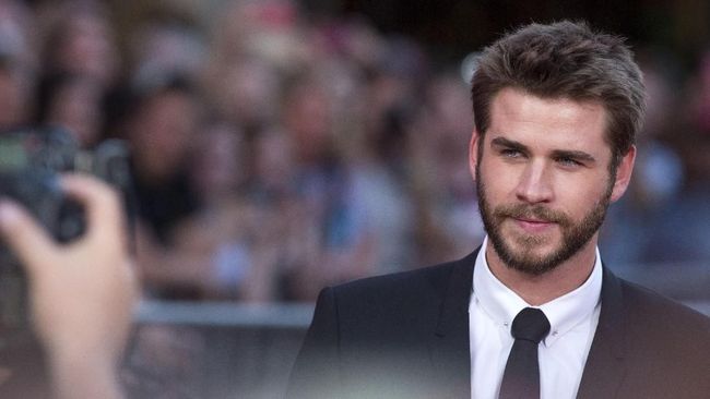 Syuting Film Baru, Liam Hemsworth 'Ditabrak' Taksi