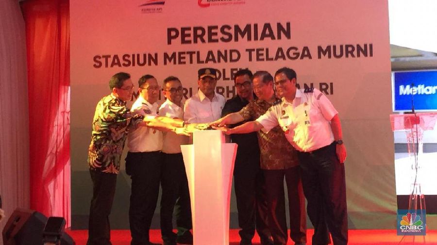 Peresmian Stasiun Kereta Api Metland Telaga Murni di Metland Cibitung, Bekasi. Turut hadir Menteri Perhubungan, Bupati Bekasi, Dirjen Perkeretaapian, dan Dirut PT KAI. (CNBC Indonesia)