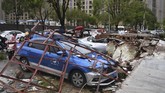 Kantor berita Xinhua melaporkan korban tewas terbanyak berada di Provinsi Zhejiang hingga mencapai 39 orang. Sementara itu, 10 korban tewas lainnya tersebar Provinsi Shandong dan Anhui. (Wang Gang/CNS via REUTERS)