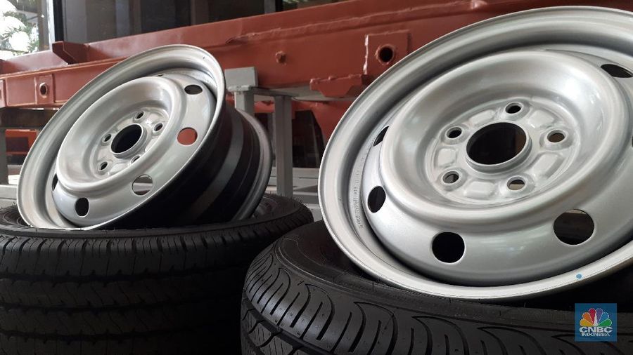 Mobil Esemka yang diproduksi PT Solo Manufaktur Kreasi (SMK), Boyolali, Jawa Tengah, ini mengisi pameran The Automotive Component Industri Expo 2019