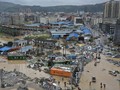 FOTO: China Porak Poranda Diterjang Topan Lekima
