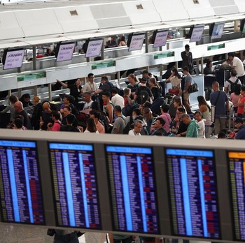 Bandara Hong Kong Kembali Beroperasi Pasca Lumpuh