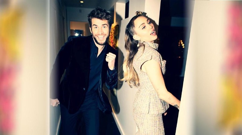 Hubungan Miley Cyrus dengan Liam Hemsworth berakhir. Keduanya telah mengakhiri pernikahan mereka yang baru berusia seumur jagung (8 bulan).