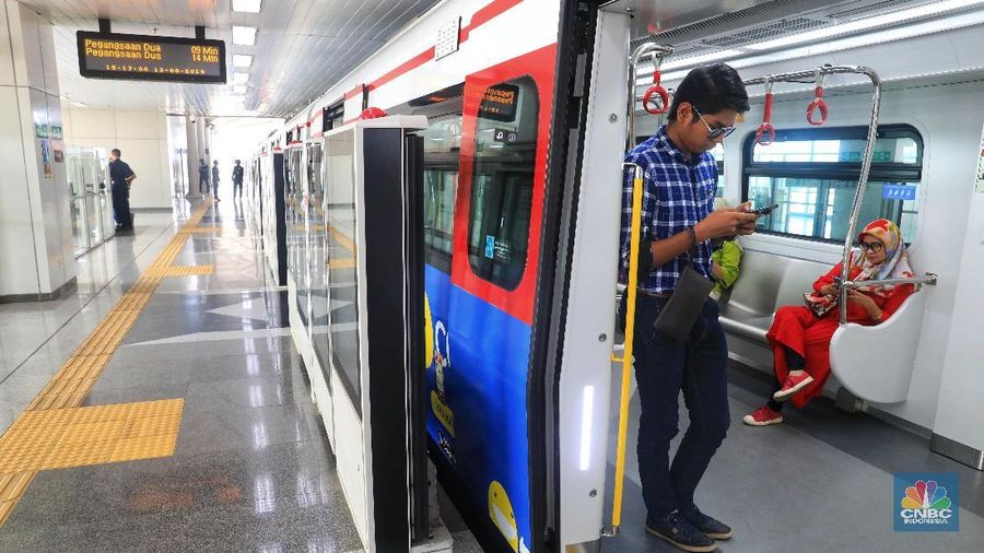 LRT Jakarta berlaku komersial mulai 1 Desember 2019.