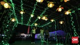 Festival of Light memamerkan banyak replika bertema kemerdekaan seperti rumah proklamasi yang dihiasi cahaya warna-warni dilengkapi dengan pembacaan teks proklamasi yang dibunyikan dari balik replika tokoh perjuangan Soekarno dan Mohammad Hatta.