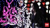Rencananya ada juga pertunjukan lampu laser yang diiringi musik. Pertunjukan pertama dimulai pukul 18.30-18.55 WIB, pertunjukan kedua dimulai pukul 20.00-20.55 WIB, dan pertunjukan ketiga dimulai pukul 21.00-21.25 WIB. (CNN Indonesia/Adhi Wicaksono)