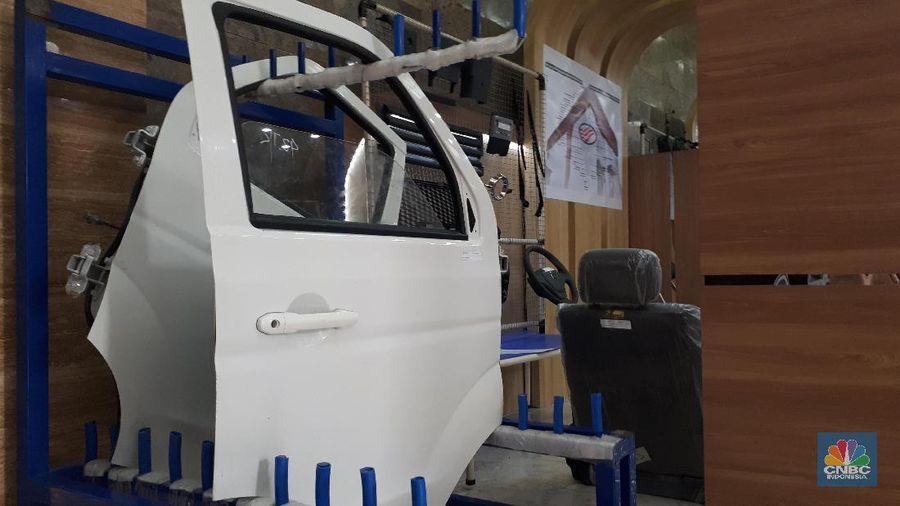 Mobil Esemka yang diproduksi PT Solo Manufaktur Kreasi (SMK), Boyolali, Jawa Tengah, ini mengisi pameran The Automotive Component Industri Expo 2019