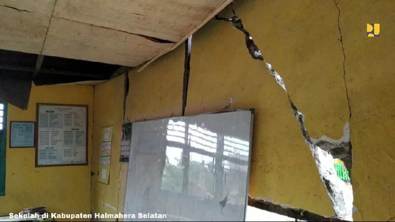 Kementerian PUPR bakal memperbaiki 2.002 bangunan sekolah (SD, SMP dan SMU) dan 195 madrasah (Ibtidaiyah, Tsanawiyah dan Aliyah) di seluruh Indonesia.