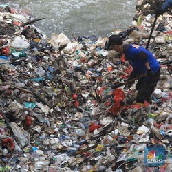 Ampun Deh! Ada Apa RI Kok Sampah Saja Sampai Impor?