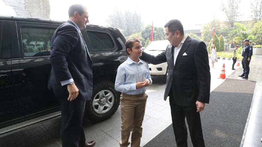 Kedatangan Trump Jr dalam rangka pra peluncuran kerja sama The Trump Organization dan MNC Land di dua proyek yang berada di Lido, Jawa Barat, dan Bali.