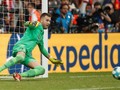 Kena Tekel Fan, Adrian Terancam Absen Bela Liverpool