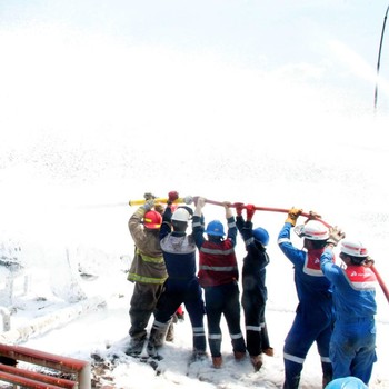 Intip Upaya Pertamina Padamkan Kebakaran di Kilang Balikpapan