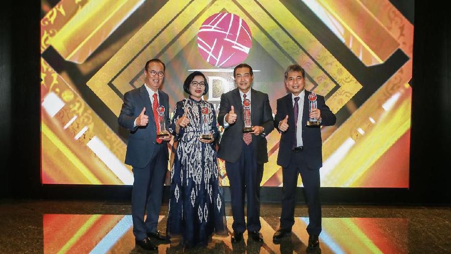 PT Bank Rakyat Indonesia Tbk (BBRI) memborong 4 penghargaan dalam acara IDX Channel Innovation Award 2019