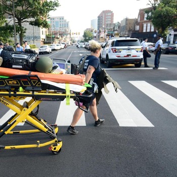 Penembakan Philadephia, Enam Polisi Terluka