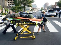 Penembakan Philadephia, Enam Polisi Terluka