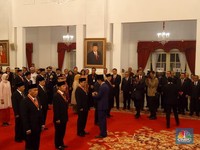 Arifin Panigoro, Prajogo & TP Rachmat Dapat Bintang Jokowi