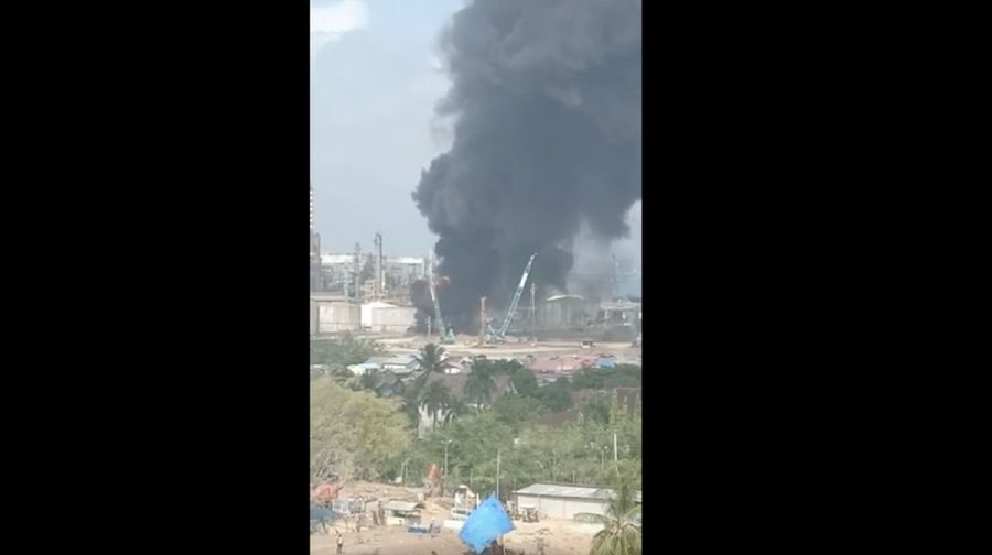Kebakaran Kilang Balikpapan Pertamina (Capture via Youtube/ANDAR STW)