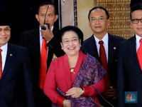 Ada Apa Antara Megawati dengan Surya Paloh?