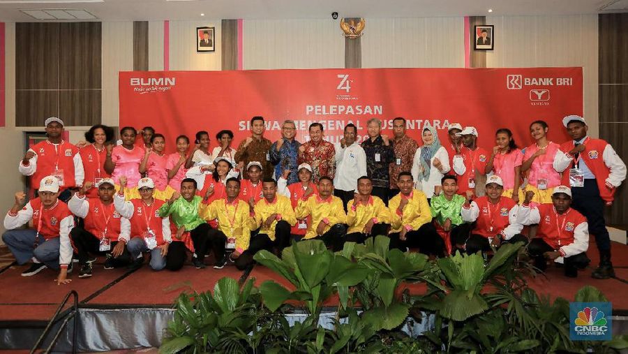 Kegiatan yang diikuti oleh 56 siswa ini dimaksudkan untuk mempelajari kearifan dan kesenian lokal dari daerah lain.