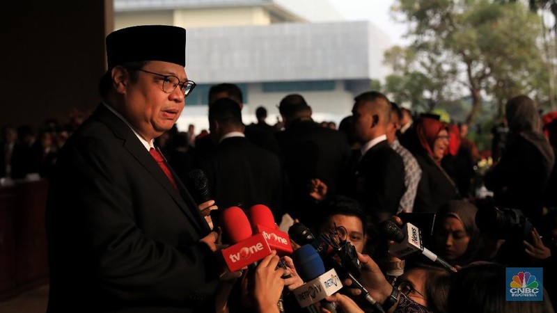 Sejumlah menteri kabinet Presiden Joko Widodo (Jokowi) menghadiri sidang.