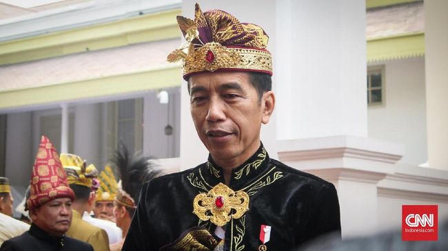 Kenakan Pakaian  Adat  Bali  Jokowi  Pimpin Upacara HUT RI