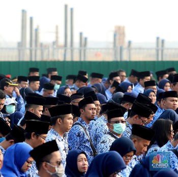 Intip Gubernur Anies Pimpin Upacara di Pulau Reklamasi
