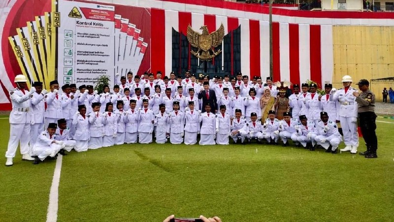 Jonan jadi menteri ESDM pertama yang memimpin upacara bendera kawasan tambang Freeport Papua.