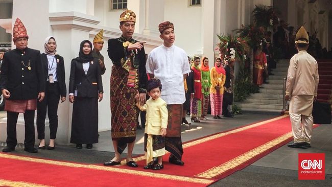 Upacara HUT RI Jokowi dan Pejabat Negara Kenakan Baju Adat