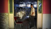 Ledakan bom terjadi di tengah kemeriahan pesta pernikahan di Kabul, Afghanistan, Sabtu (17/8) malam waktu setempat. (REUTERS/Mohammad Ismail)