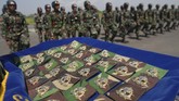 Di akhir pendidikan keparaan tersebut, prajurit yang lulus akan mendapatkan brevet freefall atau Wing Day. Kali ini Angkatan ke-XLIV diikuti sekitar 34 prajurit yang terdiri dari perwira, bintara dan tamtama. (ANTARA FOTO/M Risyal Hidayat)